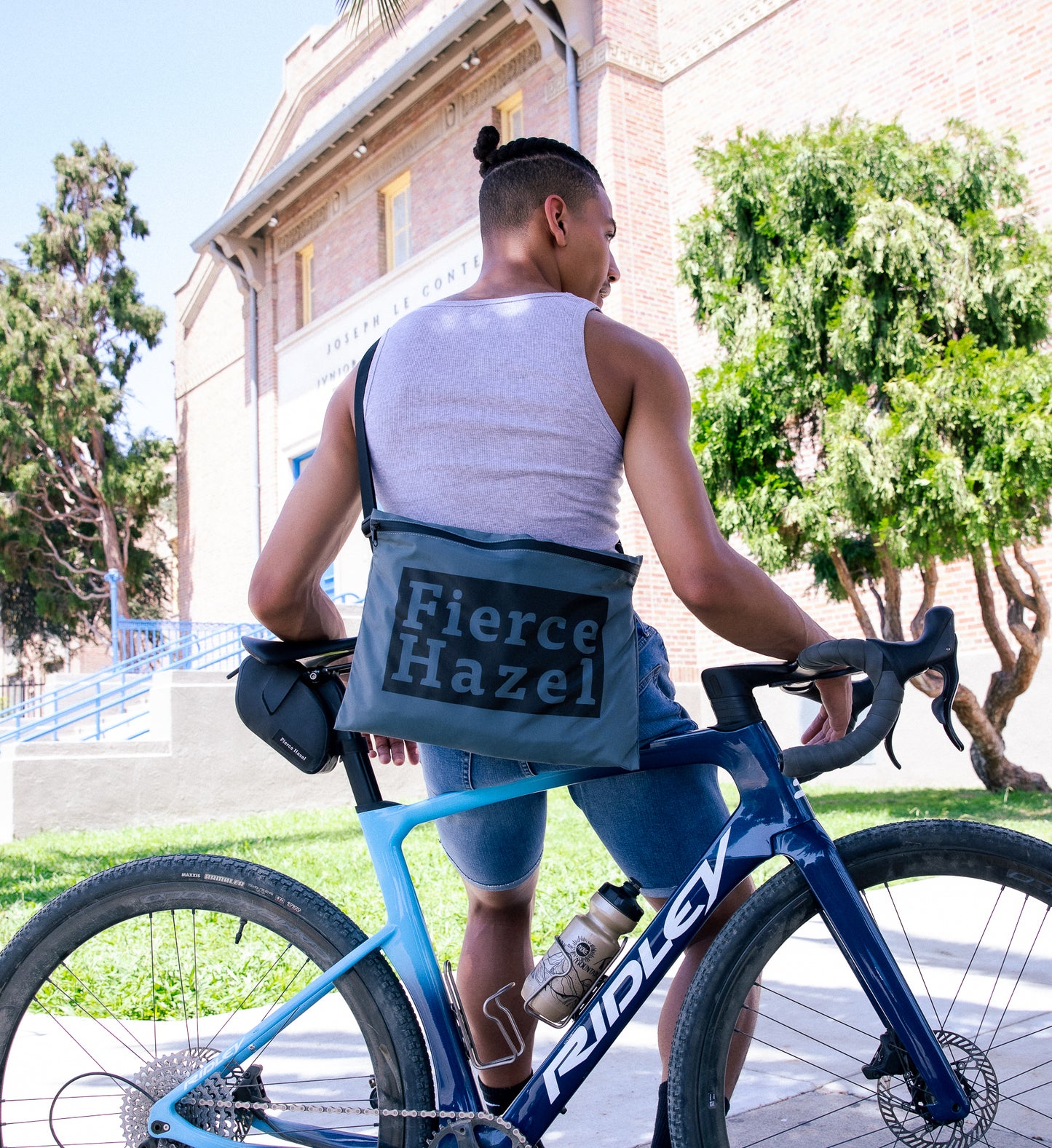 Mighty Friendly Musette Bag